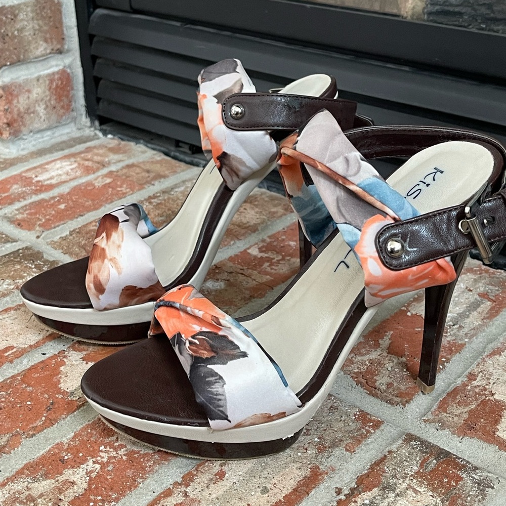 Kiss & Tell Heels